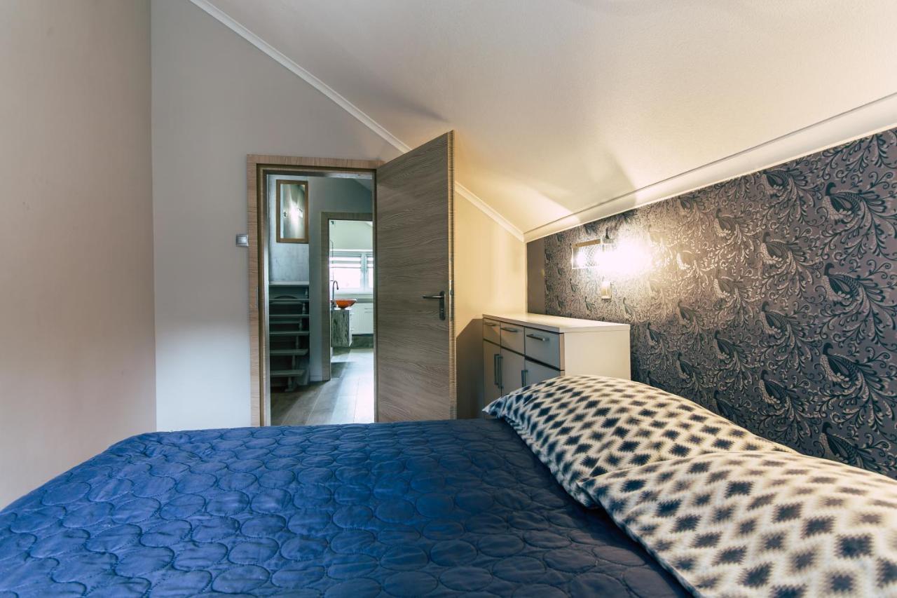 Apartamenty Jablonowa Zielona Gora  Bagian luar foto