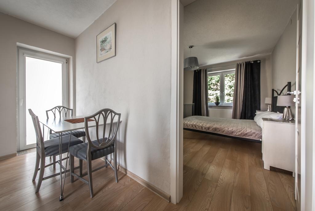 Apartamenty Jablonowa Zielona Gora  Bagian luar foto