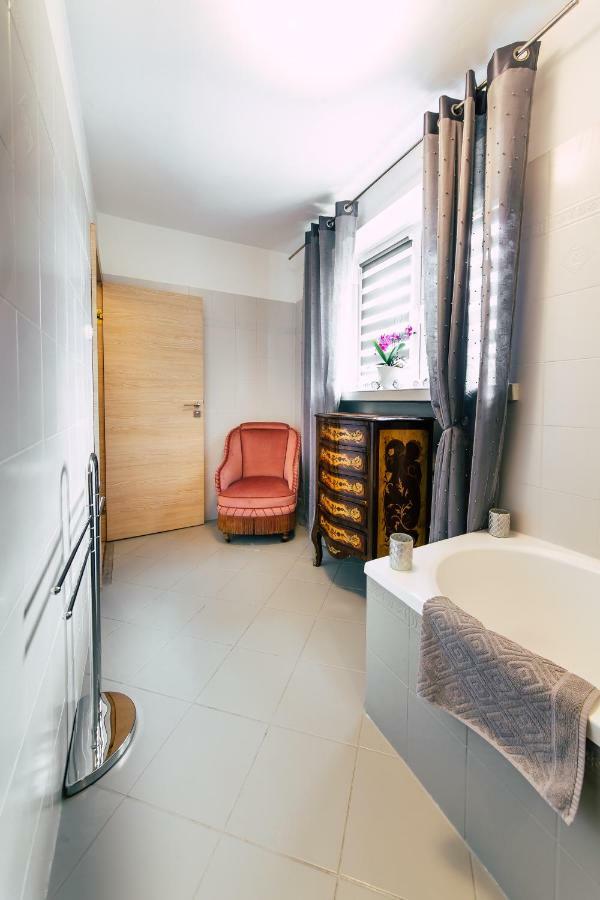 Apartamenty Jablonowa Zielona Gora  Bagian luar foto