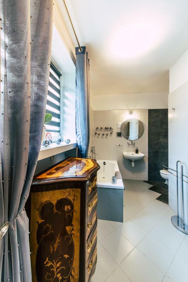 Apartamenty Jablonowa Zielona Gora  Bagian luar foto