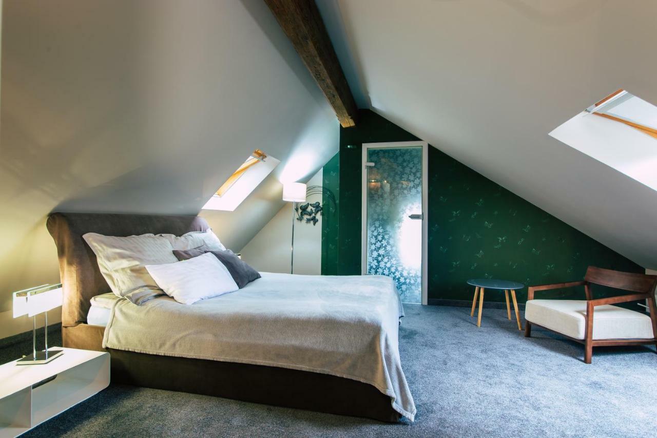 Apartamenty Jablonowa Zielona Gora  Bagian luar foto
